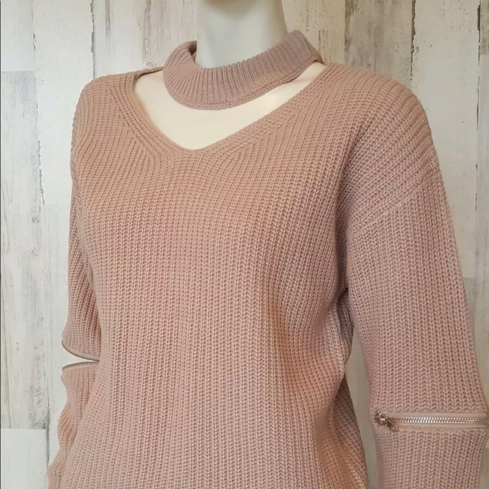 Moon & Madison Choker/Zipper Sleeve Sweater SZ M